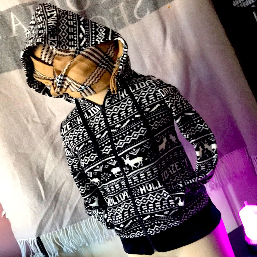 Black & White Live Love Dream Sweater fleece
